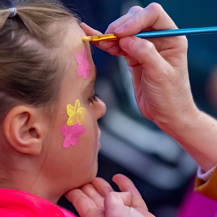 Camelia Crossing Gleaux Run face painting