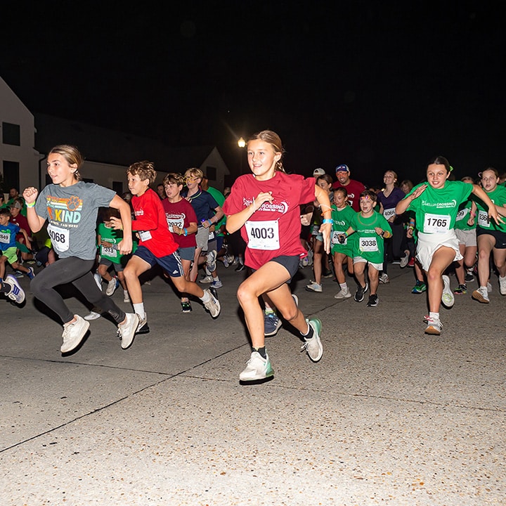 Camelia Crossing Gleaux Run runners